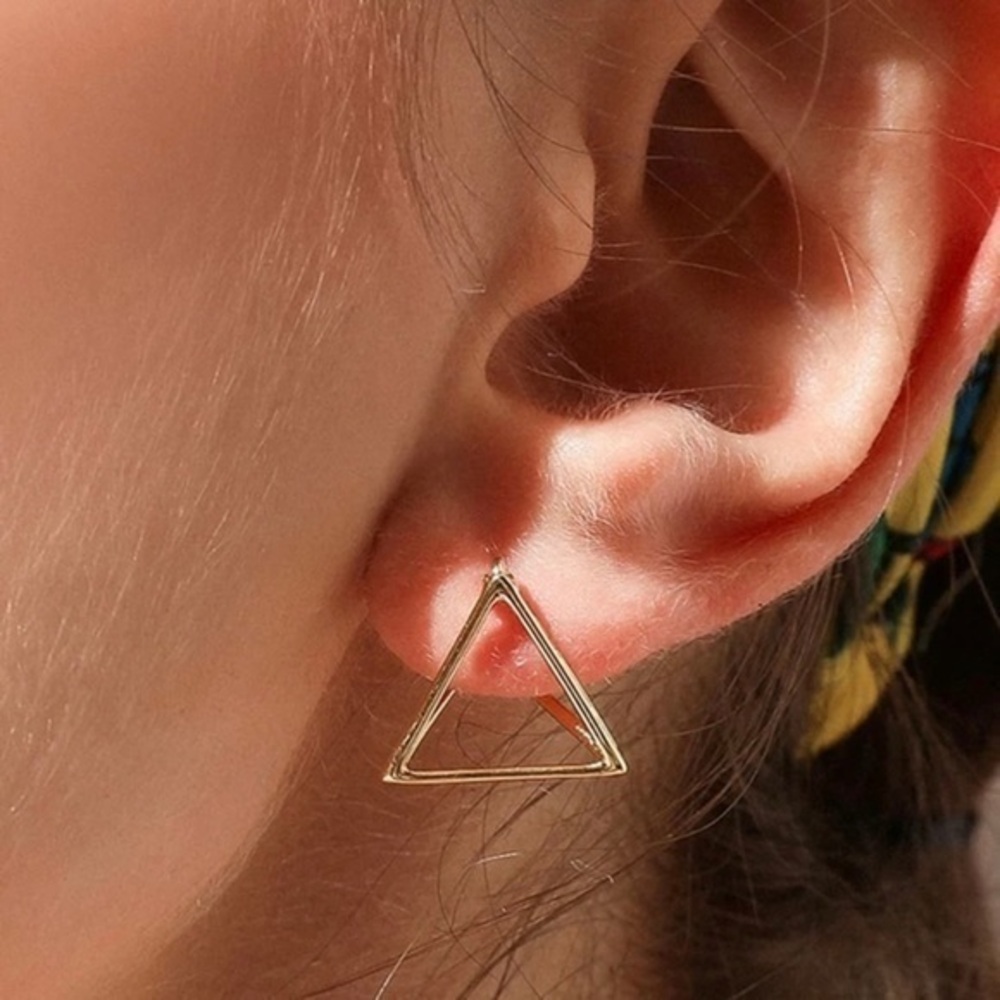 3/$30š Abstract Triangle Earrings